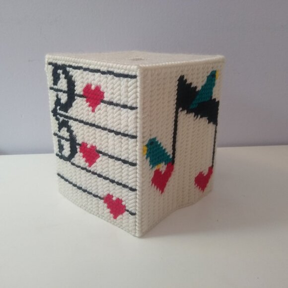 Music themed Tissue Box - crochet style/plastic canvas - Picture 5 of 12
